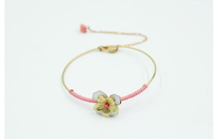 Pulsera rigida flor esmaltada blanca y alfiler bol