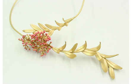 Collar rigido rama con coral esmaltado rosa