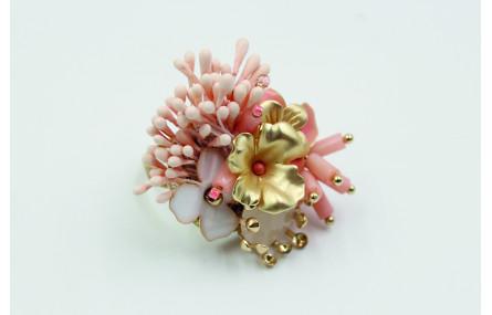 Anillo varias flores esmaltada blanca, oro mate, e