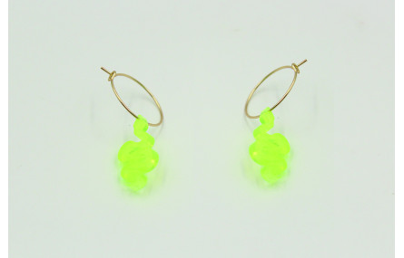 Pendiente de aro 20mm con serpiente de metacrilato