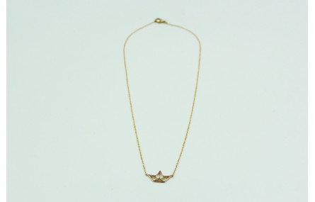 Solitario barco en latón y cadena de eslabón peque