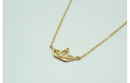 Solitario barco en latón y cadena de eslabón peque