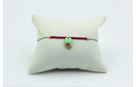 Pulsera de macrame verde piedra con miyuki granate