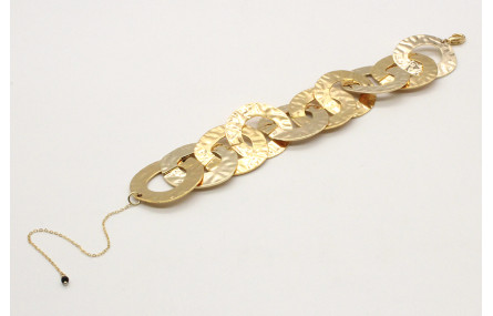 Pulsera eslabones irregulares en color oro brillo.