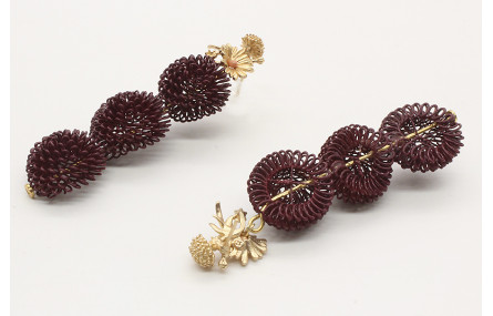 Pendientes con tres bolas rizadas esmaltadas en gr