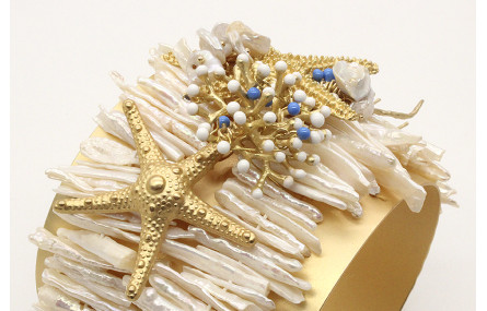 Brazalete listones perlas, con estrellas en oro ma