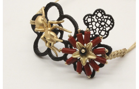 Pulsera macrame oro palido con crochet esmaltado n