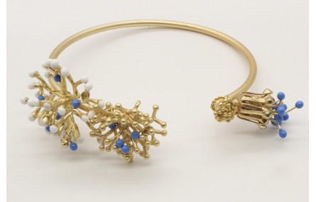 Pulsera riguda corales oro mate con coral esmaltad