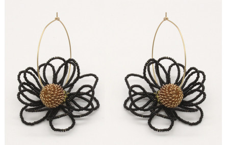 Pendientes aro oro mate con flor de abalorio negro