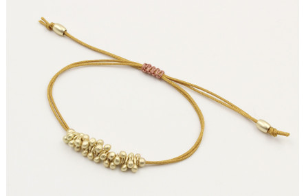 Pulsera hilo macra,e marrón claro con nudo macrame