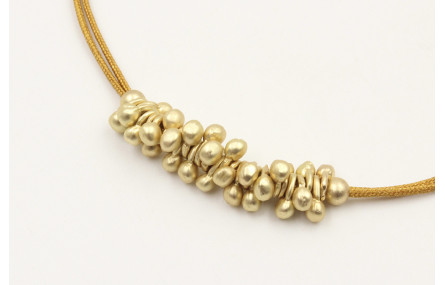 Pulsera hilo macra,e marrón claro con nudo macrame