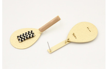 Pendientes perno listón esmaltado arena con colgan