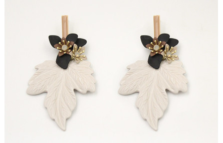 Pendientes perno listón esmaltado arena con colgan