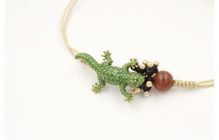 Pulsera nudo corredizo con lagarto esmaltado verde