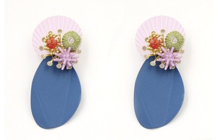 Pendientes perno ondulado lila con colgante azul y