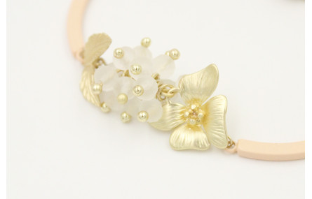 Pulsera semi rigida salmón con burruño facetadas b