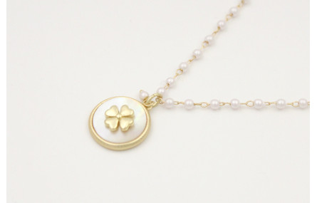 Collar cadena dorada con microperla y colgante dis