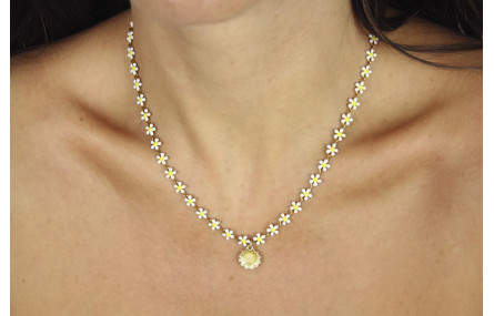 Collar cadena margaritas blancas y amarillas con c
