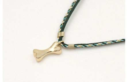 Solitario con hilo macrame verde inglés, mitad mic