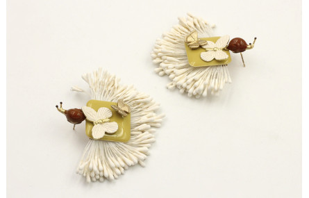 Pendientes abanico estambres blancos, cuadrado esm