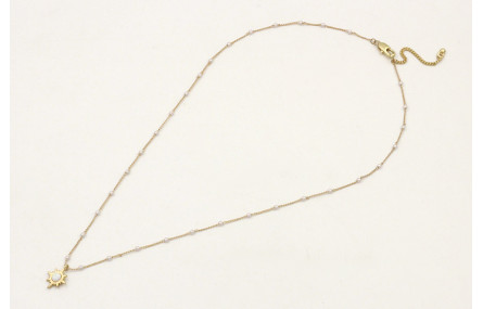 Solitario de cadena con perlas y colgante estrella