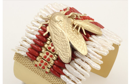 Brazalete etnico con listones de perlas, gotas cor