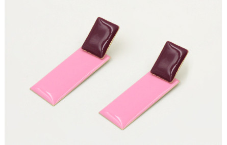 Pendientes perno rectangulo esmlatado morado y col