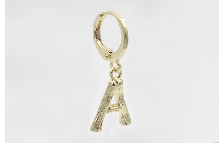Singel earring cierre aro dorado, colgante letra A