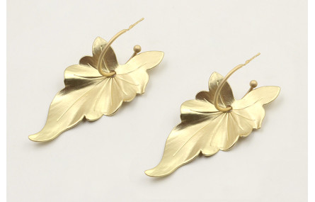 Pendientes perno aro bolita con colgante hoja perf