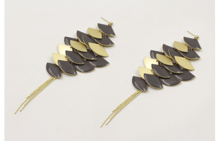 Pendientes cascada de triangulos esmaltados grises