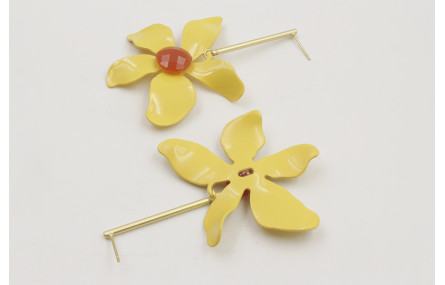 Pendientes perno pivote dorado mate con colgante f