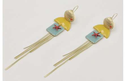 Pendientes perno concha con brillo coral, colgante