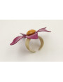 Anillo disco plano con flor esmaltada cardenal y b