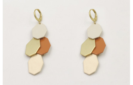 Pendiente cierre aro con hexágonos beige,dorado ma