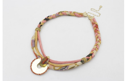 Collar seda natural mostaza y salmón con lazo tubo