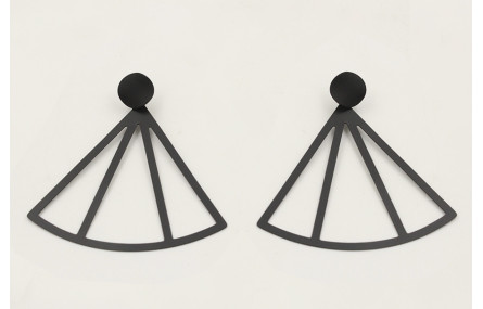 Pendiente perno disco esmaltado negro mate con lám