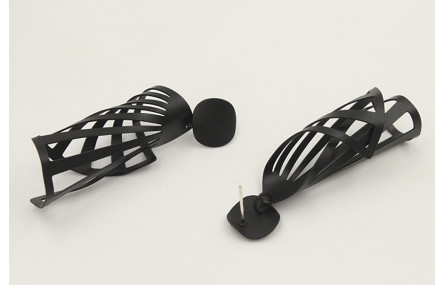 Pendientes perno esmaltado negro con lámina abanic