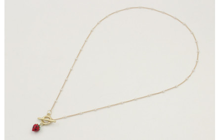 Colgante de cadena de eslabón plana oro mate con m