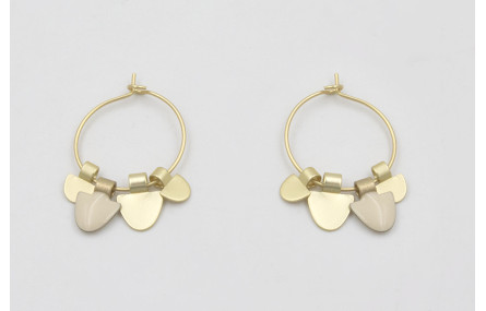 Pendientes aro pequeño dorado mate dagas cremas y 