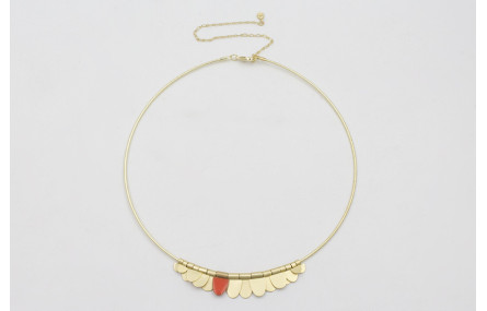 Collar rigido dorado con dagas doradas mates y ros