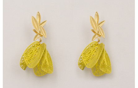 Pendientes perno hojas doradas mates con alas redo