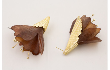 Pendiestes pluma con forma conica con flor de lent