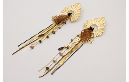 Pendientes perno hoja estriada dorada mate con bur