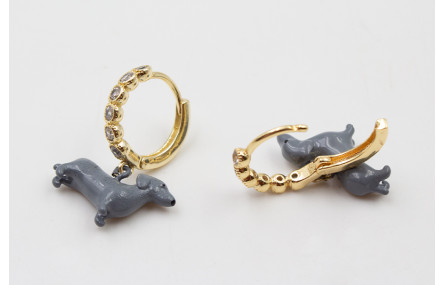 Pendientes perno cristales con perro SALCHICHA pin