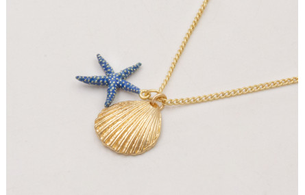 Collar cadena con concha dorada y estrella de mar 