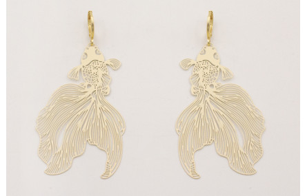 Pendientes perno gancho y pez tropical beige