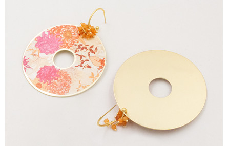 Pendientes gancho bolita dorado mate con colgante 