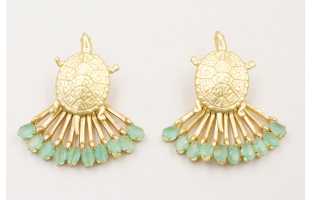 Pendiente perno tortuga dorada mate con listones y