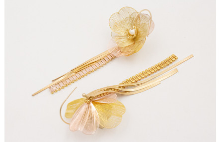 Pendientes aro con bolita dorado mate fleco cadena