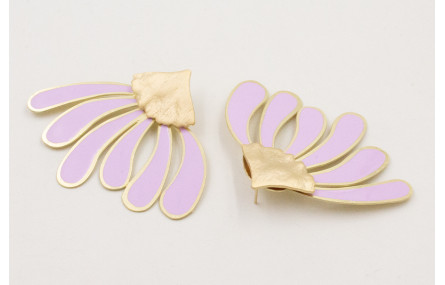 Pendientes perno triangular dorado mate con pétalo